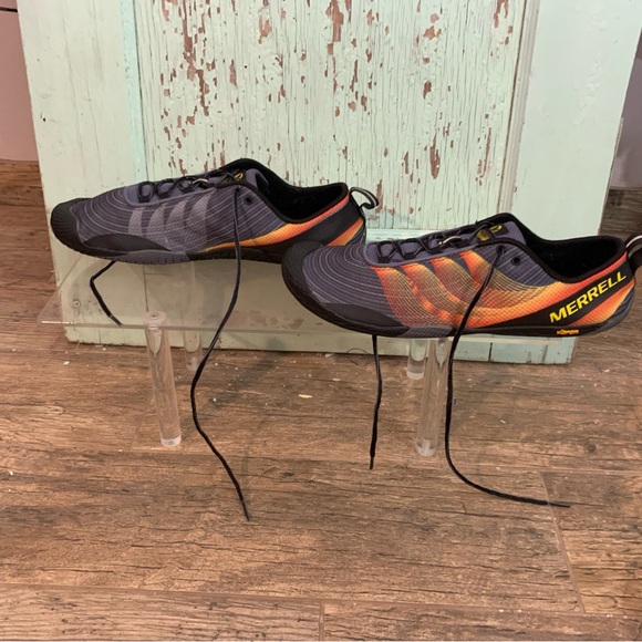 Merrell Black and Orange hiking running shoes - Picture 3 of 6